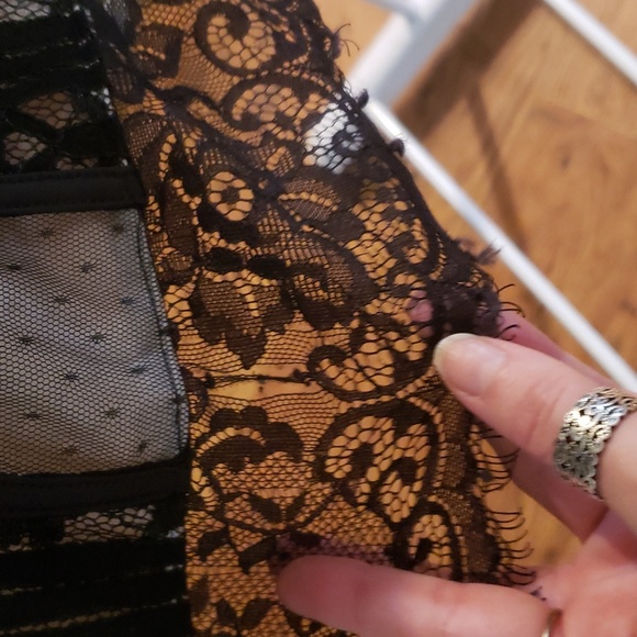 Lace and Nude top - Picture 4 of 4